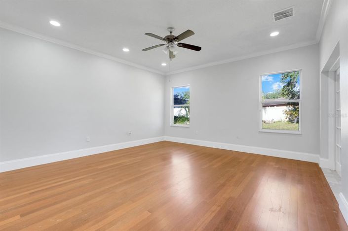 Image No.5-4 Bed Property for sale