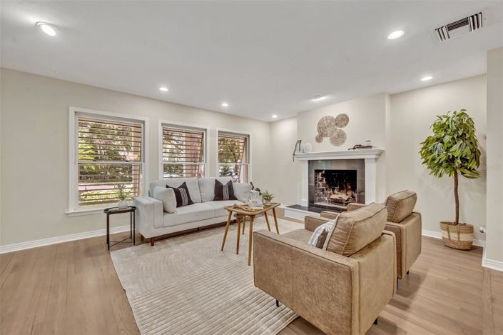 Image No.12-4 Bed Property for sale