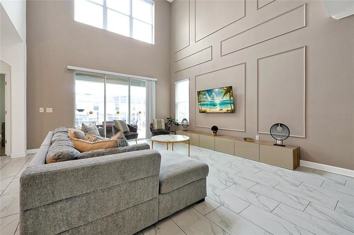 Image No.12-5 Bed Property for sale