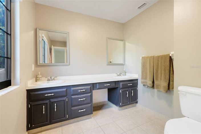 Image No.25-4 Bed Property for sale