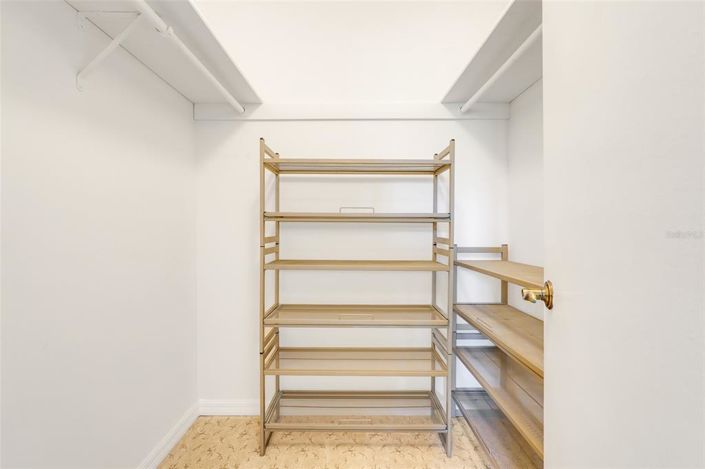 Image No.27-4 Bed Property for sale