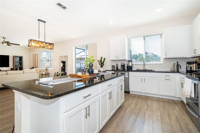 Image No.8-4 Bed Property for sale