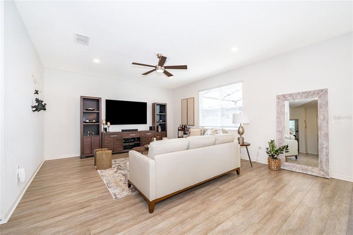 Image No.9-4 Bed Property for sale