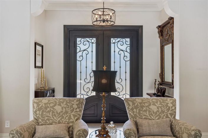 Image No.2-5 Bed Property for sale