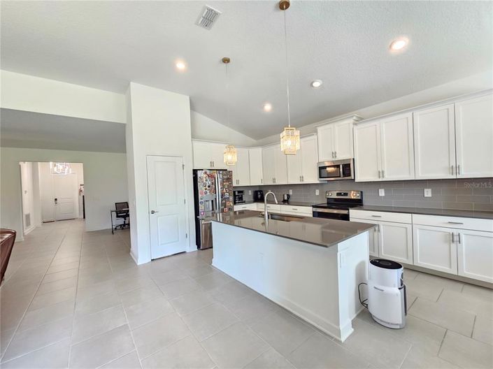 Image No.13-4 Bed Property for sale