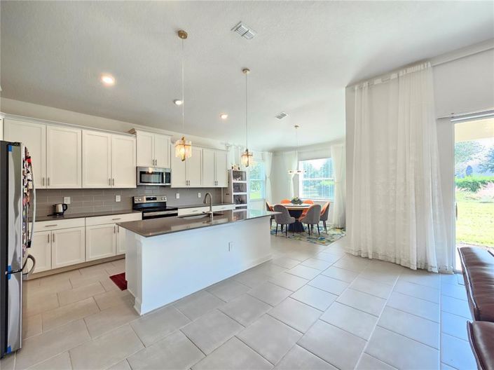 Image No.14-4 Bed Property for sale