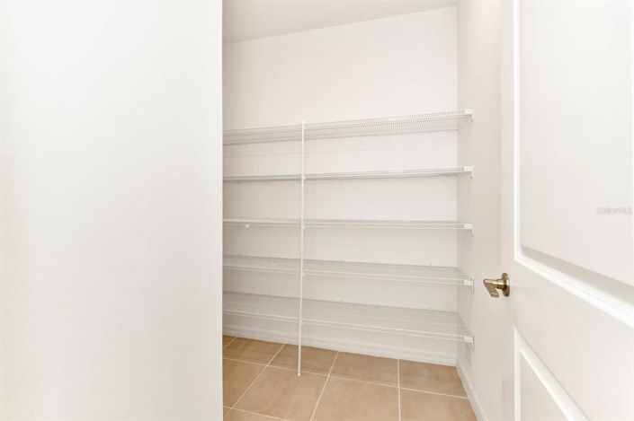 Image No.8-5 Bed Property for sale