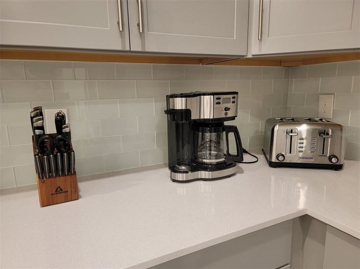 Image No.10-8 Bed Property for sale