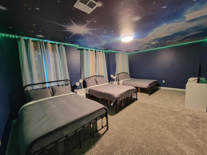 Image No.25-8 Bed Property for sale