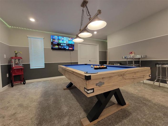 Image No.27-8 Bed Property for sale