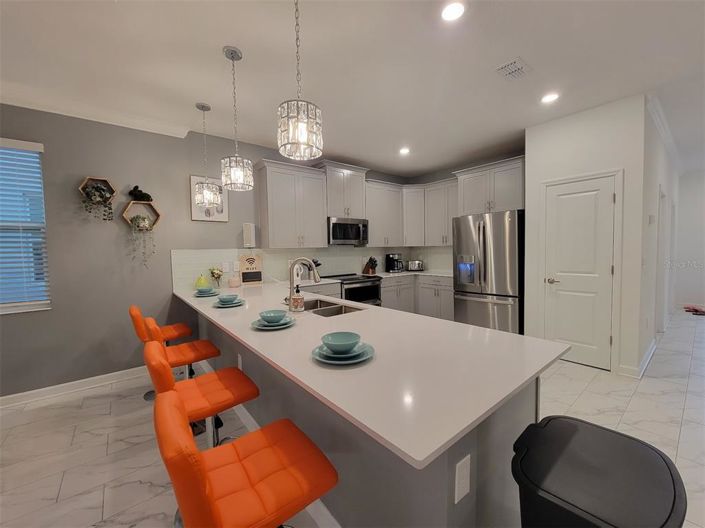 Image No.9-8 Bed Property for sale