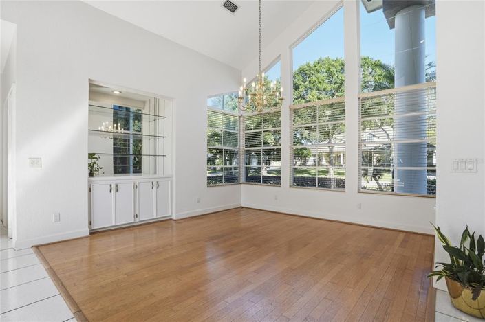 Image No.13-4 Bed Property for sale