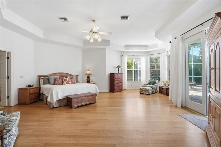 Image No.17-4 Bed Property for sale