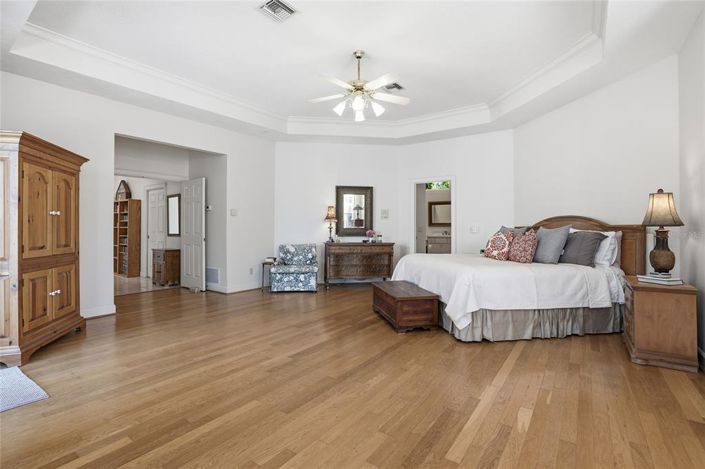 Image No.20-4 Bed Property for sale