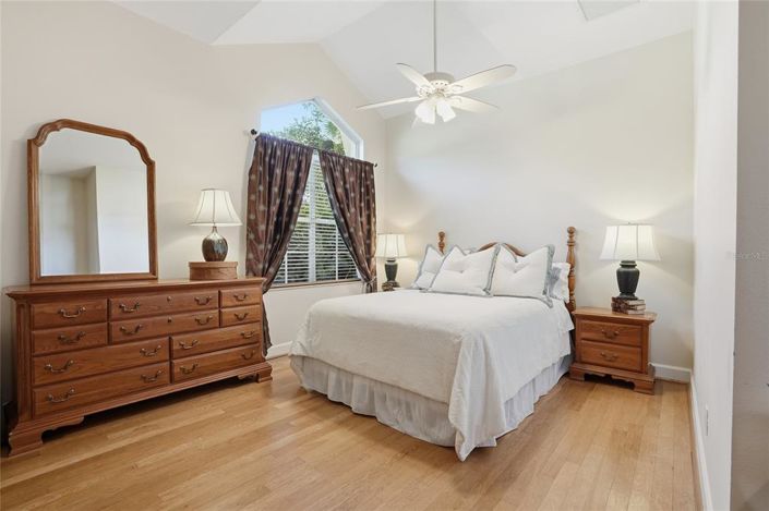 Image No.24-4 Bed Property for sale