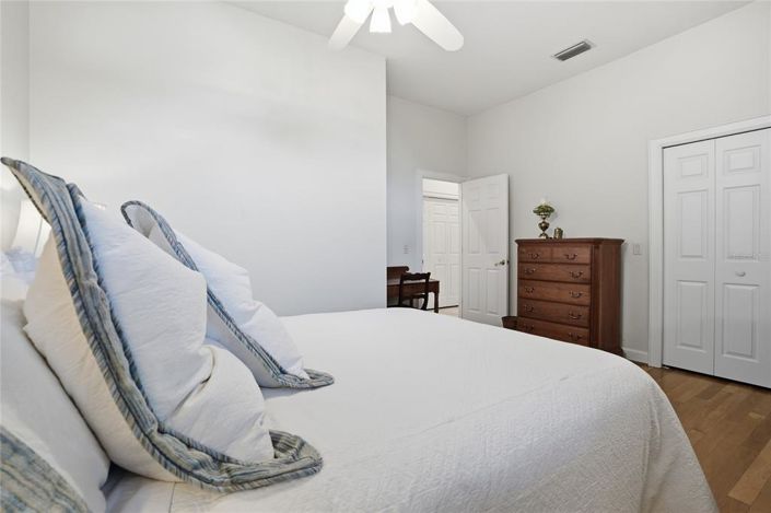 Image No.25-4 Bed Property for sale