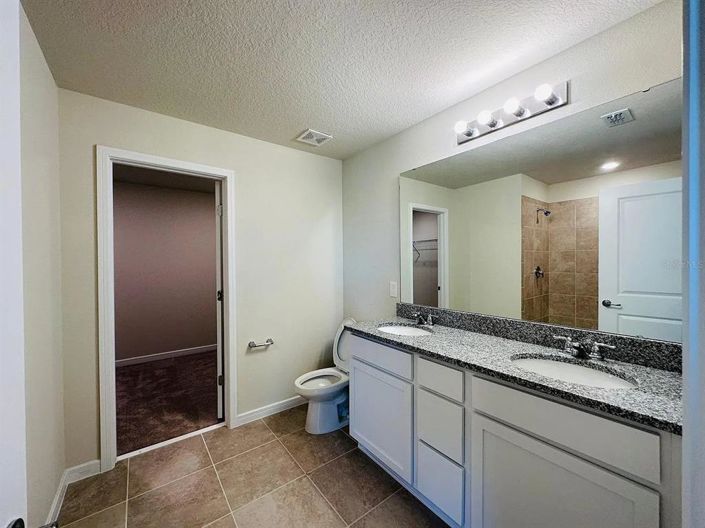 Image No.15-5 Bed Property for sale