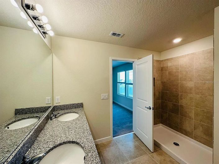 Image No.18-5 Bed Property for sale