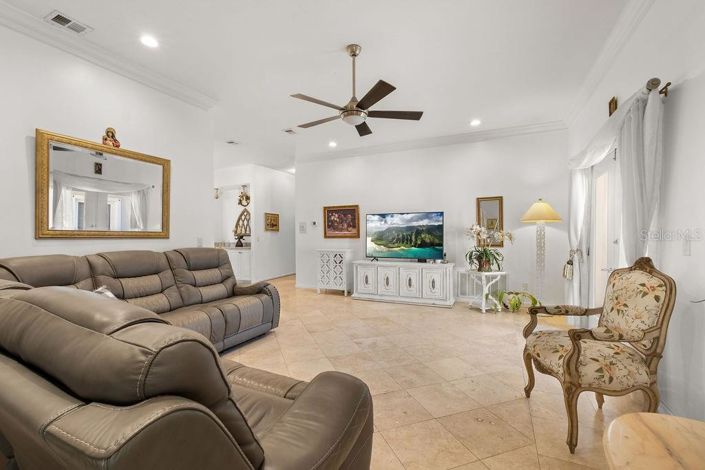 Image No.11-5 Bed Property for sale