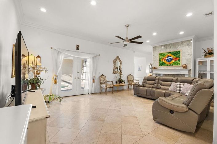 Image No.15-5 Bed Property for sale