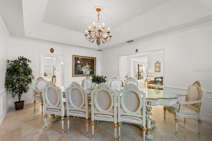 Image No.18-5 Bed Property for sale