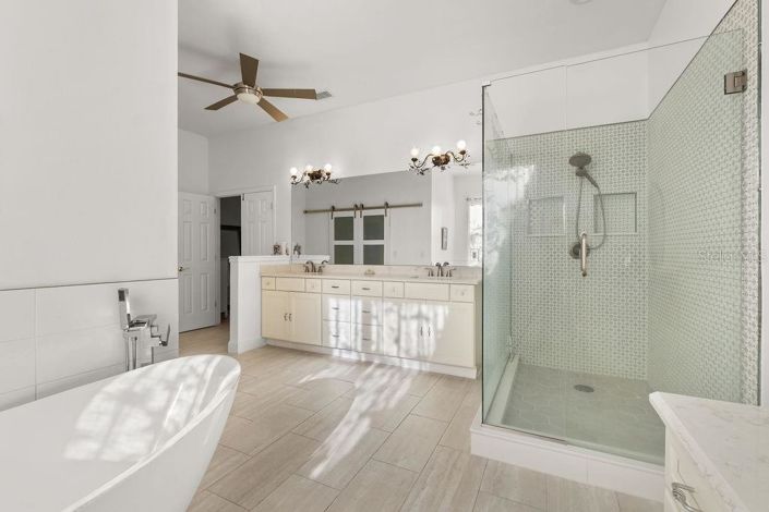 Image No.25-5 Bed Property for sale