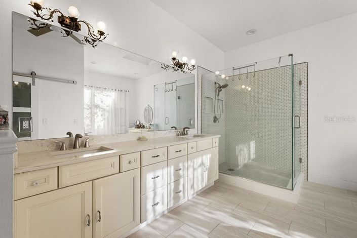 Image No.26-5 Bed Property for sale