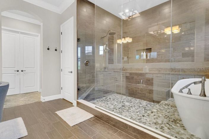 Image No.23-4 Bed Property for sale