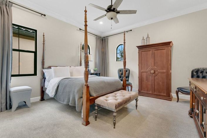 Image No.27-4 Bed Property for sale