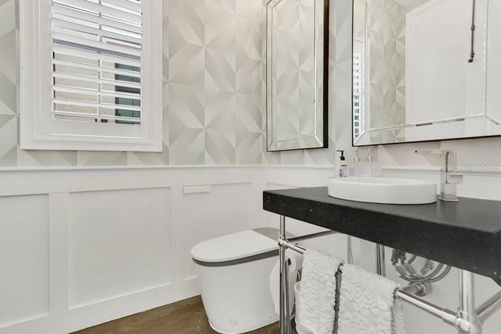 Image No.5-4 Bed Property for sale