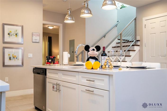 Image No.20-5 Bed Townhouse for sale