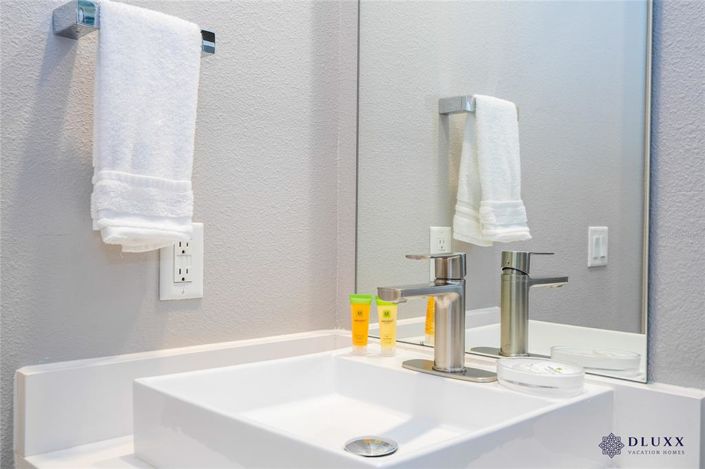 Image No.25-5 Bed Townhouse for sale