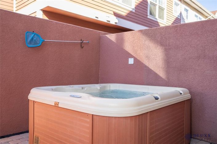 Image No.68-5 Bed Townhouse for sale