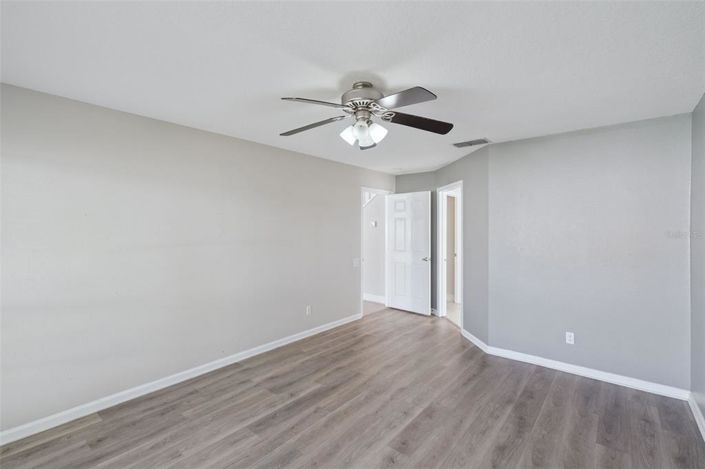 Image No.16-4 Bed Property for sale