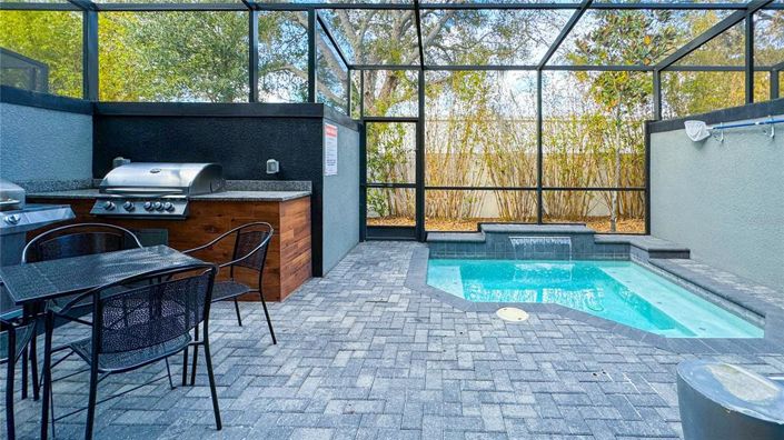 Image No.30-4 Bed Townhouse for sale