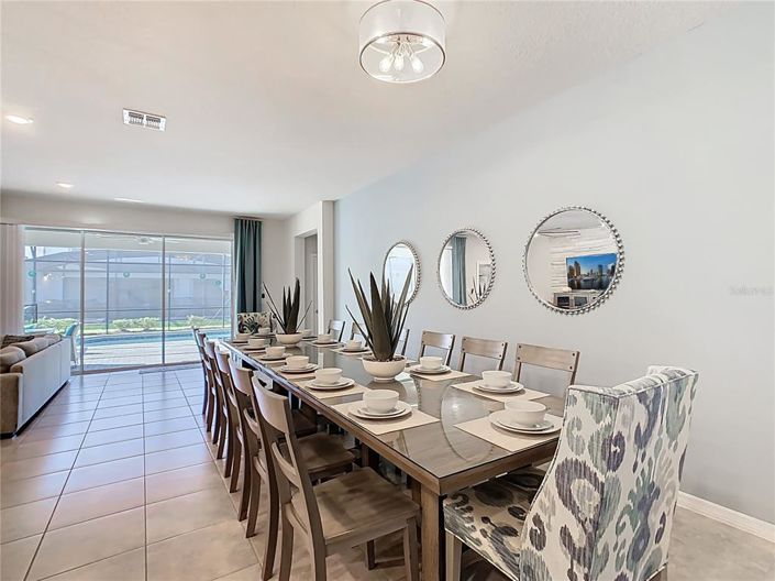 Image No.3-8 Bed Property for sale