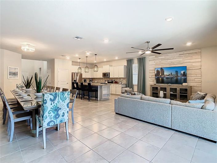 Image No.6-8 Bed Property for sale