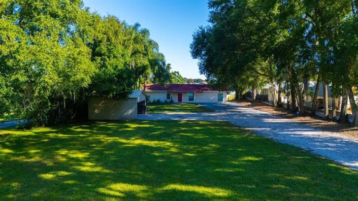 Image No.2-5 Bed Property for sale