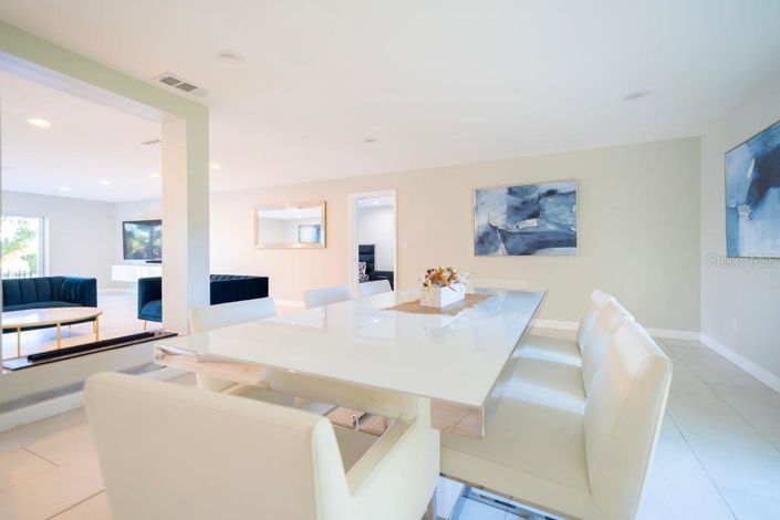 Image No.27-5 Bed Property for sale