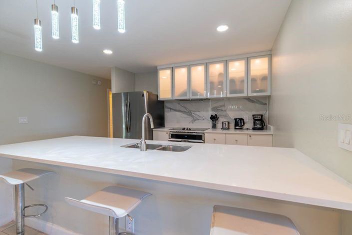 Image No.28-5 Bed Property for sale