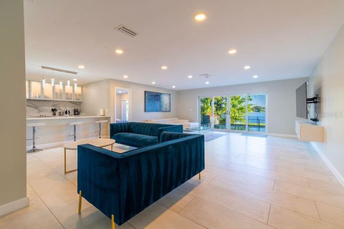 Image No.31-5 Bed Property for sale