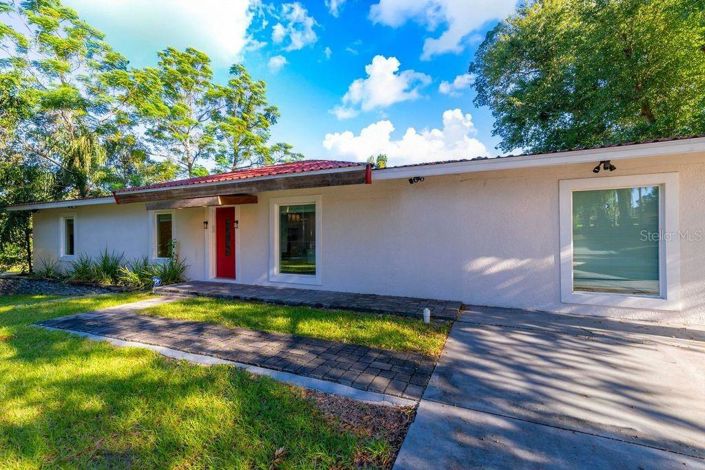 Image No.6-5 Bed Property for sale