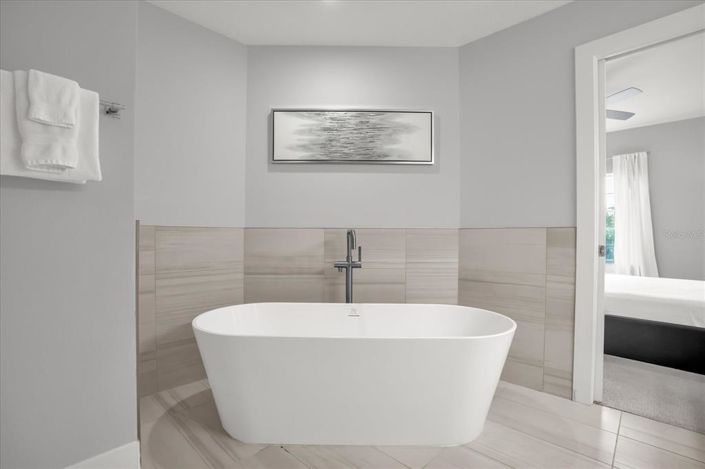 Image No.13-3 Bed Property for sale