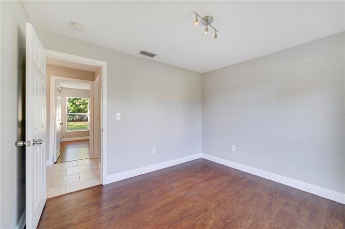 Image No.12-3 Bed Property for sale