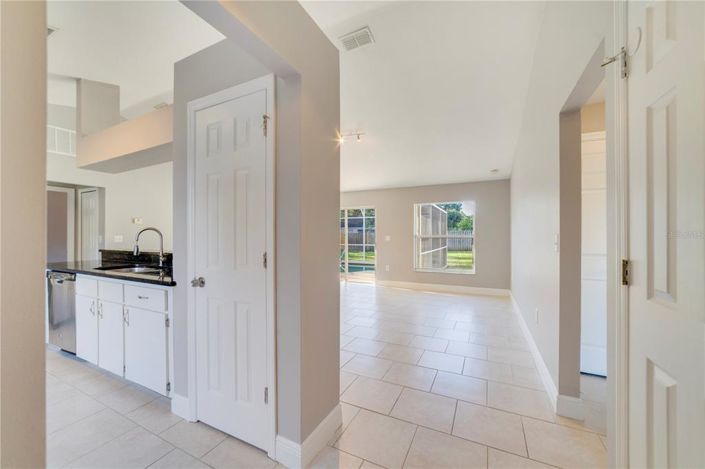 Image No.3-3 Bed Property for sale