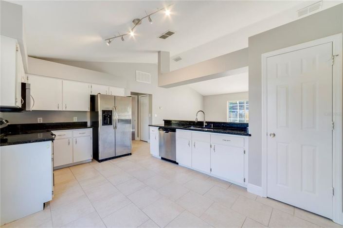 Image No.5-3 Bed Property for sale