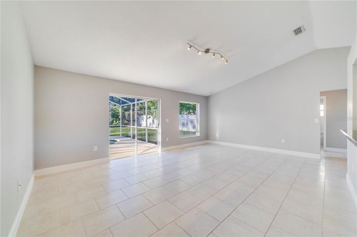 Image No.7-3 Bed Property for sale