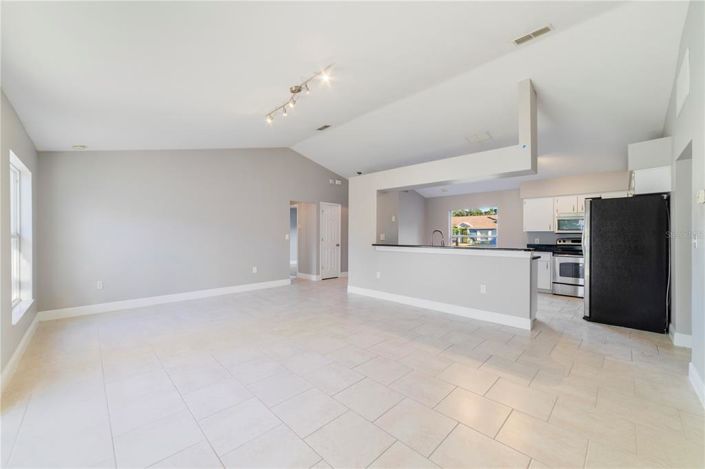 Image No.8-3 Bed Property for sale