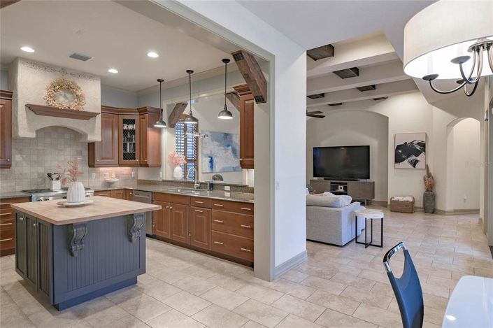 Image No.17-4 Bed Property for sale