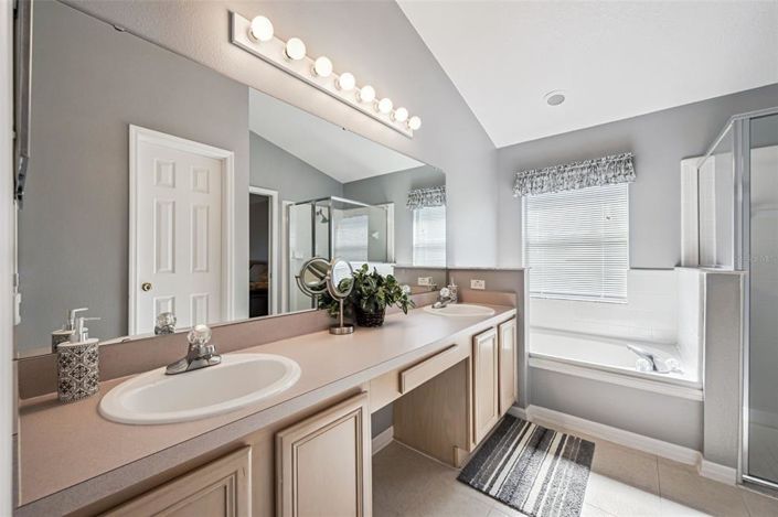 Image No.19-4 Bed Property for sale